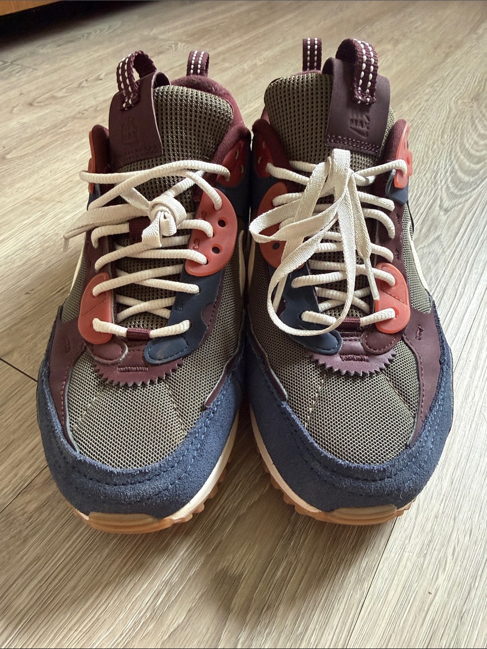 Nike Air Max Sneakers in Maroon Navy and Cream - Picture 7 of 7